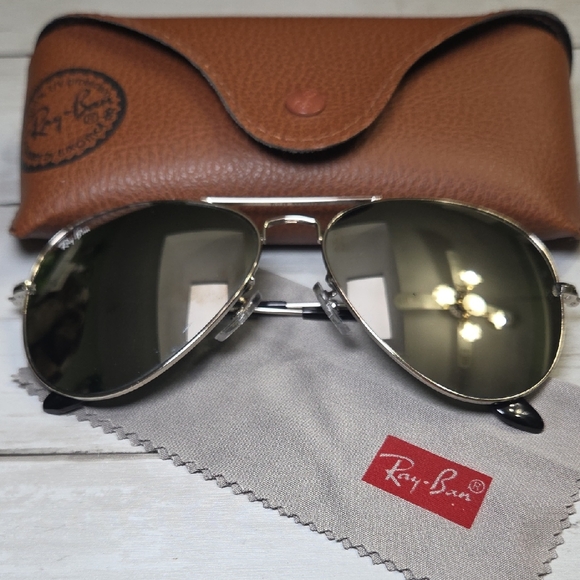 Ray-Ban Accessories - Ray-Ban Silver Aviator Sunglasses